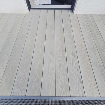 Terrassenboden grau