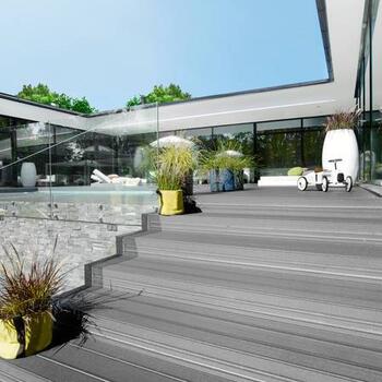 Treppe mit WPC Terrassendielen
