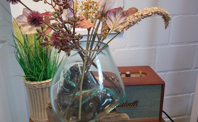 Deko-Gruppe mit Waterdrop Vase und Kunstgras